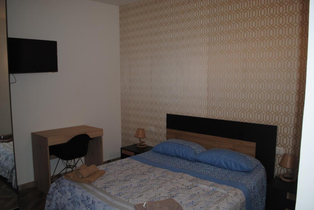 Vacanze Partenopee - San Liborio Наполи Екстериор снимка