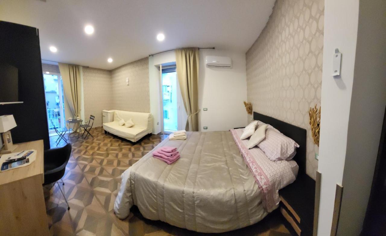 Vacanze Partenopee - San Liborio Наполи Екстериор снимка